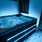 Semesterbostad Helenowka - Dom W Gorach Z Jacuzzi Szczawnica